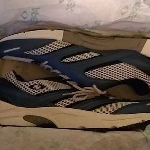 Diabetic and arthritis walking athletic shoe